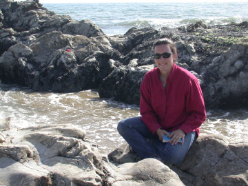 Here we saw some really cool oil seeps, discussed by Abby, and little critters in Gwen's tide pools.