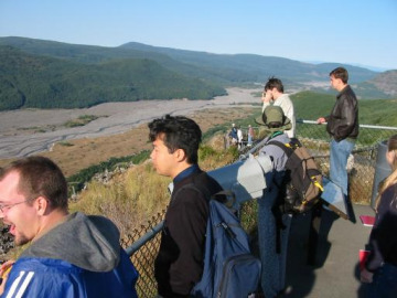 From there we had a good look at the S. Toutle river and the way that the lahars and mud flows had filled up the pre-existing river channel.