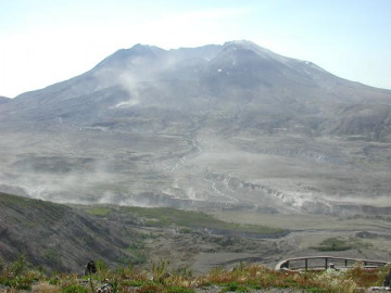 Our next stop was at the Johnston Ridge Observatory, which has a great overview of the remains of Mt. St. Helens.