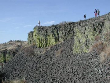 Moving along to Amphitheater Crater, Devon and Windy discussed the ring dykes there.