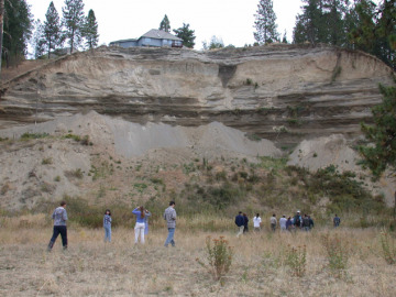 Note the expensive houses over the fresh cliff face.