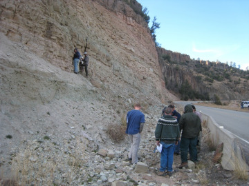 We made several roadside stops to discuss the interesting geology of eastern Arizona and examine the features up close.