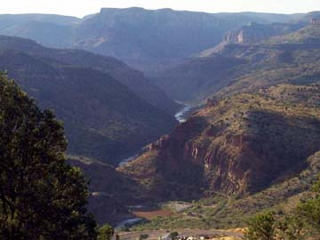 On the first day we passed through the Salt River Canyon.