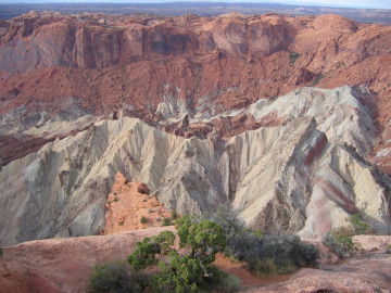 Upheaval Dome in the northern section of Canyonlands. We discussed the competing theories that the formation is either a salt dome or an impact crater.