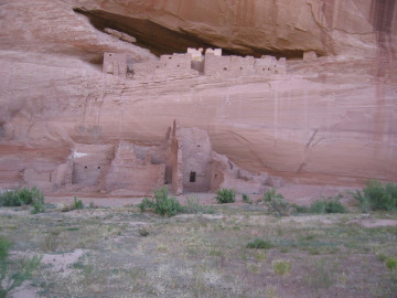 White House Ruin at the bottom of the canyon.