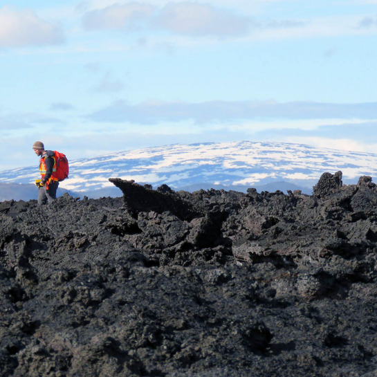 The new lava flow has many lava flow types, but mainly consists of spiny, rubbly, slabby, and ‘a‘ā-like lava flows, which are all treacherous to walk over.