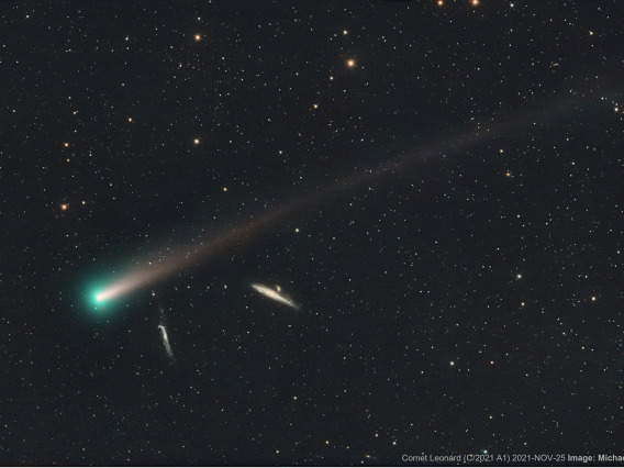 Comet C/2021 A1 Leonard moves past the Whale and Hockey Stick galaxies. November 25, 2021. Image: Michael Jäger.